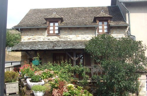 Castelnau-de-Mandailles House | Randonnée portes de l'Aubrac Vue sur Lac 4 pers 2 chambres 2wc Mandailles