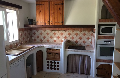 Aubignan Villa | Rated 4-star Meublé Tourisme with garden, swimming pool, view of Mont Ventoux
