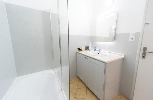 Pont-Saint-Esprit Apartment | Ravissant Triplex et Duplex au Centre de Pont St Esprit