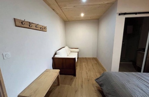 Laviron House | Renovated 160m² Comtoise farmhouse in the countryside