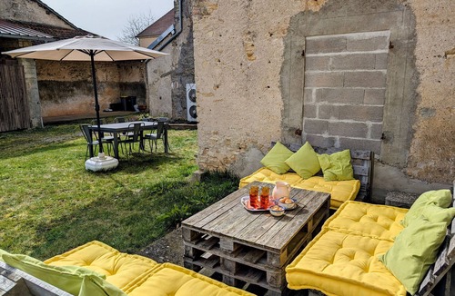 Semmadon Cottage | Renovated 18th-century cottage, pets allowed, enclosed garden