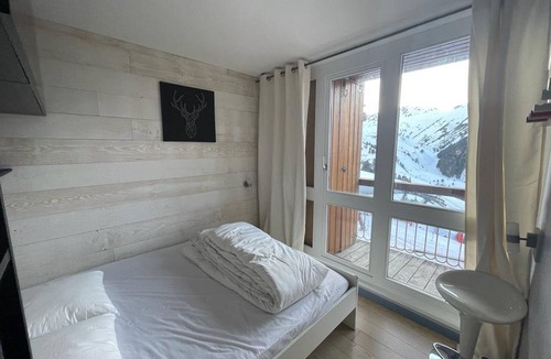 Arc-2000 Apartment | Renovated apartment in central Les Arcs 2000 with balcony