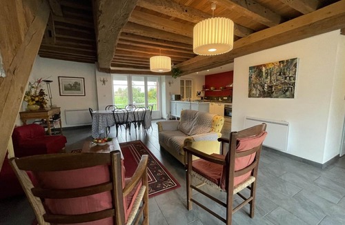 Monetay-sur-Loire Cottage | Renovated bourbon house with terrace, Wifi and parking