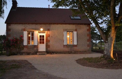 Agonges Cottage | Renovated contemporary cottage with garden and pets allowed