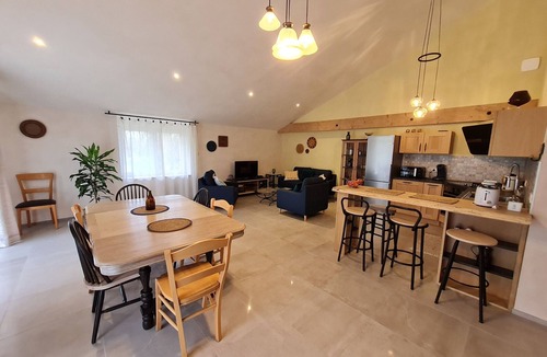 Repaix Cottage | Renovated Cottage with Terrace and Parking in Countryside