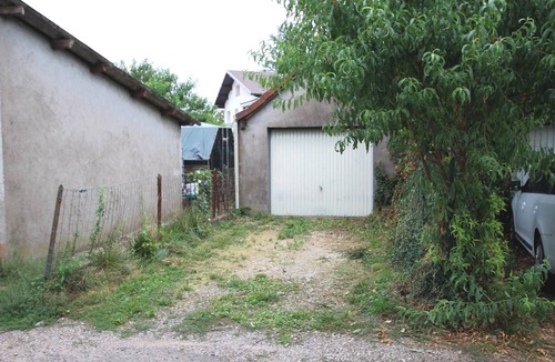 Luxeuil-les-Bains Apartment | Renovated Family Apartment with Garden & BBQ, Luxeuil-les-Bains