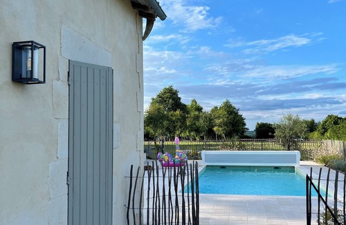 Saint-Thomas-de-Conac House | Renovated house with pool ideal for family vacations