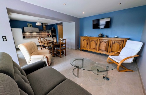 Rigny Cottage | Renovated house by the Saône with terrace and garden