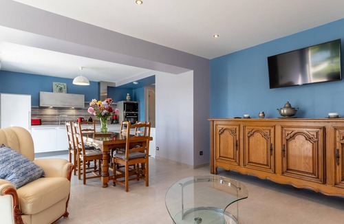 Rigny Cottage | Renovated house by the Saône with terrace and garden