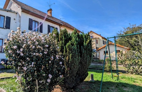 Hericourt Cottage | Renovated house with garden, AC, parking, WiFi - Quiet in Héricourt