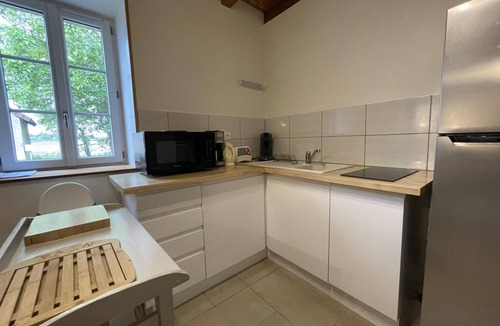 Rongeres Cottage | Renovated one-story house with garden in Rongères