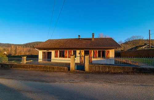 La Bourgonce House | Renovated single-storey house/PMR| Pets welcome |Forest| 12 min Fraispertuis City