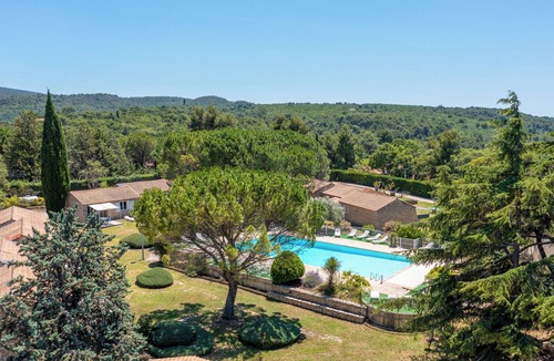 La Roque-sur-Pernes House | Rental in a quiet setting with pool n°5