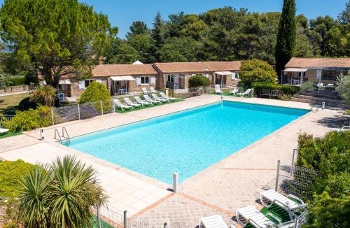 La Roque-sur-Pernes House | Rental in a quiet setting with pool n5