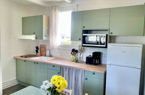 La Roque-sur-Pernes House | Rental with pool in a quiet setting n°11