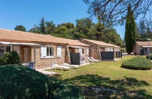 La Roque-sur-Pernes House | Rental with pool and AC in Provence n9
