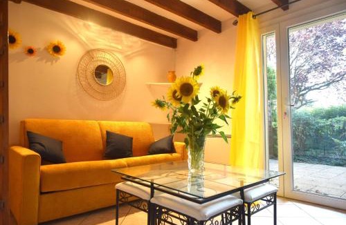 Montelimar House | Repos et Tranquillité - Super Calme de la campagne - Clim - Grande Piscine Partagée au Sel - Déco cosy tout confort - Proche Commodités