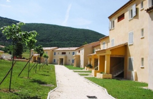 Montbrun-les-Bains Apartment | Res. Hameau des Sources with swimming pool - 2 bedroom apartment for 4/6 people