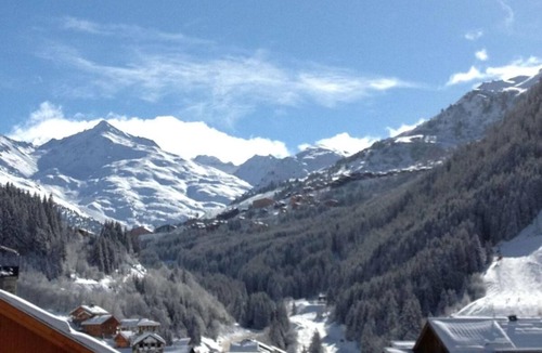 Meribel Centre Apartment | Resort center, floor -1, view mountain, balcony, tv, 140m², Méribel