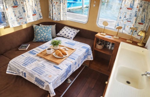 Saint-Usage House | Riverboat with dockside terrace or navigation option WITHOUT PERMIT