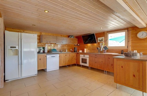 Le Cheylard House | Riverside Chalet Retreat