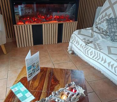 Valette House | Rivière et Lodge 4 étoiles - Auvergne - Cantal SU