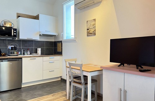 Bonnefoy-Roseraie-Gramont Apartment | RN88 - Air-conditioned Studio near the city center!