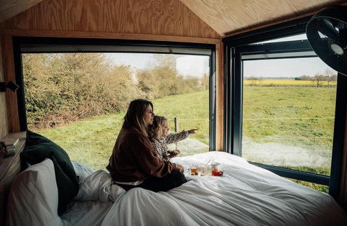 Lessard-en-Bresse Cabin | Romann - Parcel Tiny House - Tiny House à 1H30 de Lyon entourée par les chevaux MAE-1013