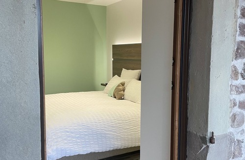 Roye Bed & Breakfast | Romantic room with outdoor Jacuzzi, comfort and luxury Brin du Jour