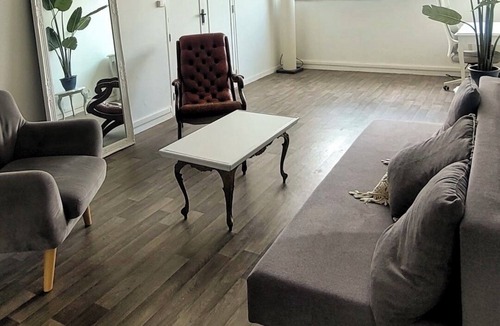 Alfortville Apartment | Romantic, vintage 2-room apartment near Paris
