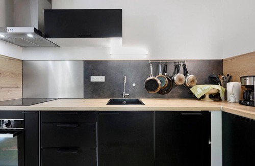 Moutiers Apartment | Room 5 – Le Toit Vert Inn: Space and Sharing in Moutiers