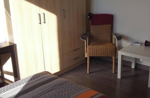 Le Kremlin-Bicetre Bed & Breakfast | Room for rent in an apartment, with secure parking space