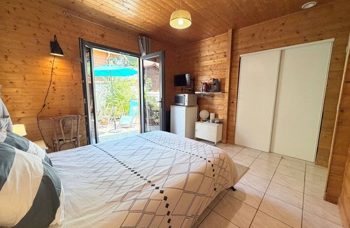Pavezin Bed & Breakfast | Room in a chalet in the Pilat Regional Park