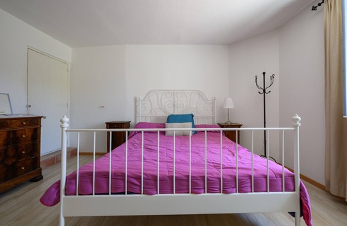 Villes-sur-Auzon Bed & Breakfast | Room in a Local Home
