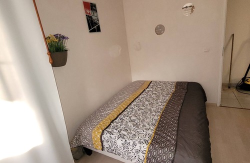 Golbey House | Room located at the edge of the blue lane, one double bed, two persons