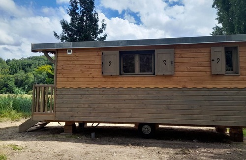Druyes-les-Belles-Fontaines House | Roulotte Écologique en Pleine Nature Dans un Écolieu