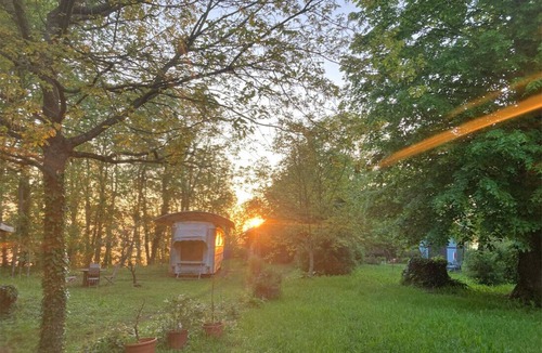 Guillon House | Roulotte Astrance at Les Roulottes de la Gare, 15 minutes from the Morvan Nature Park