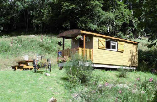 Ferdrupt House | Roulotte cosy avec kitchenette, ruisseau apaisant et espace bien-être, nuit insolite à Ferdrupt - FR-1-589-444