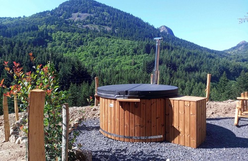 Boree Bed & Breakfast | Roulotte Nymphéa Avec Bain Norvégien et Jardin Privatifs vue Montagne