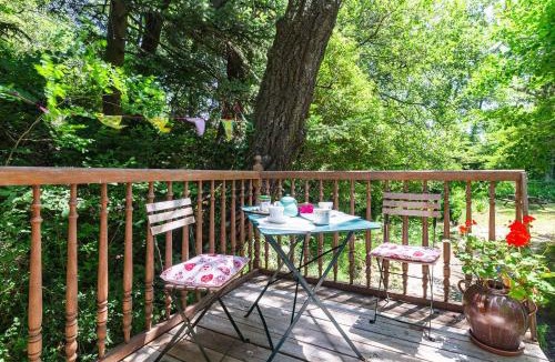 Roynac Apartment | Roulotte Tzigane Bord du Ruisseau