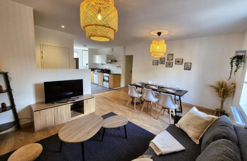 Cublize Apartment | Séjour nature et cosy à 2 pas du Lac des Sapins