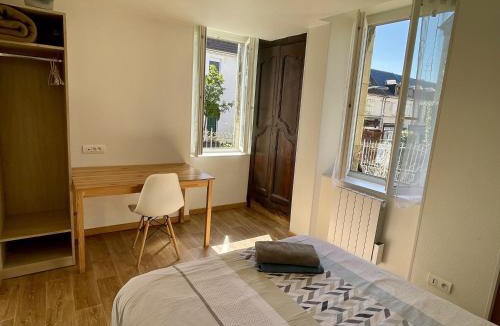 Imphy Apartment | S19 Parking 1 Ch 1-3 pers Proche EuroVélo 6, A77 Sorties 36 à 38, Nevers, Circuit Magny Cours, Decize