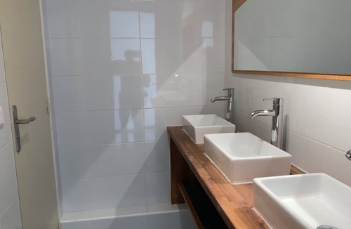 Vitry-sur-Seine House | Sanitized Confortable House Paris 3B