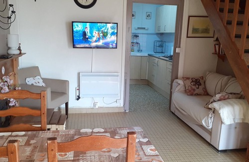 Lucy-sur-Cure House | Sarah's gîte, a charming 2-hour drive from Paris