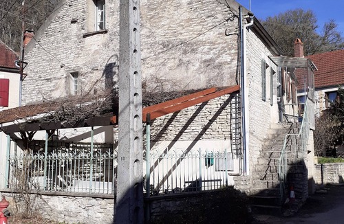 Lucy-sur-Cure House | Sarah's gîte, a charming 2-hour drive from Paris