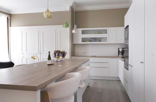 Beaune City Centre Bed & Breakfast | Sasha's place 68m3 appartement Beaune centre moderne