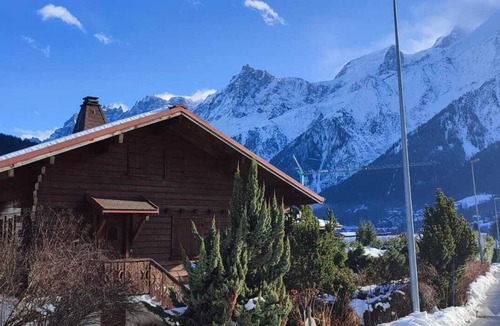 Les Houches Ski Chalet | Savoyard chalet sleeps 6 exceptional location and view