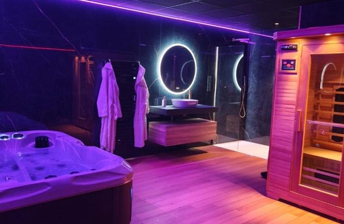 Evans Apartment | Secret 673 Love Room et Spa