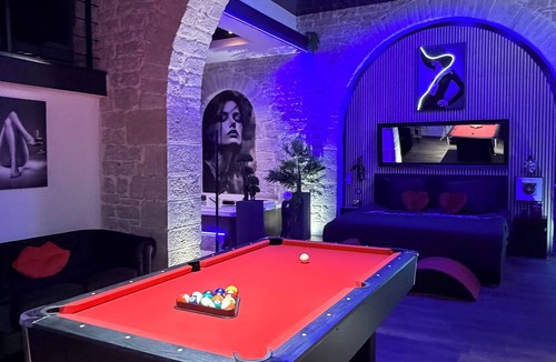 Lons-le-Saunier Condo | Secret escape Love room