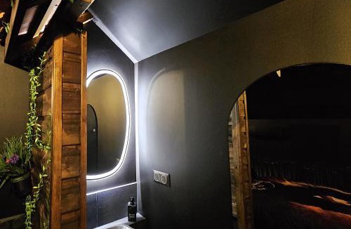 Soleymieu House | Secret Love Garden love room & spa privé